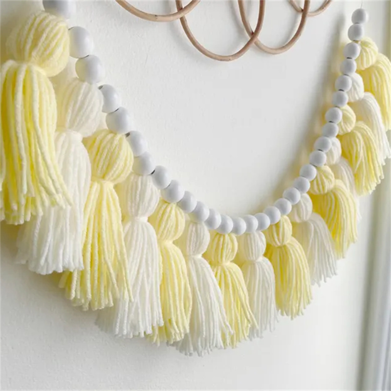 Ghirlande di nappe gialle in s - Baby Nursery Yellow recensione e prezzo