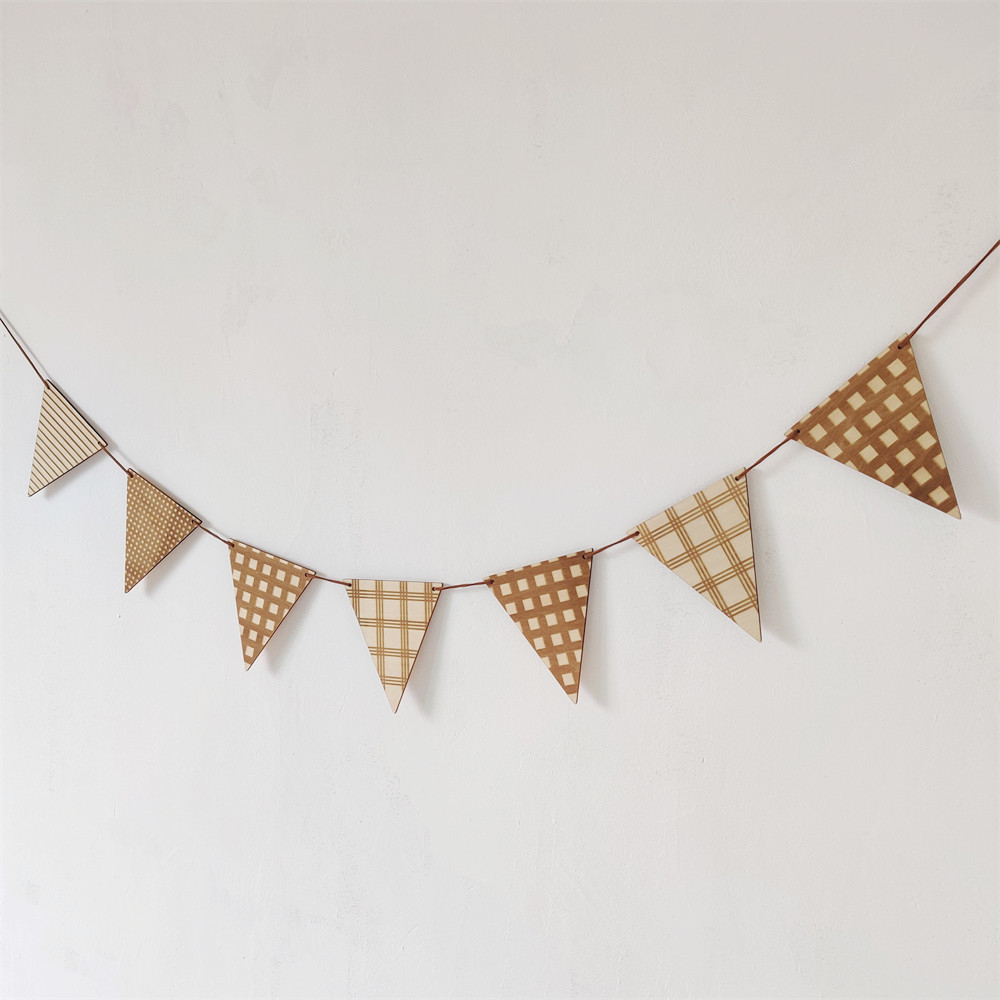 Nordic triangolo in legno band - Baby Nursery Bunting recensione e prezzo